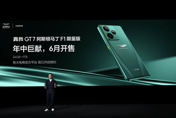 ...tandis que l'édition GT7 Aston Martin Edition est proposée en Dream Green. (Source : Realme)