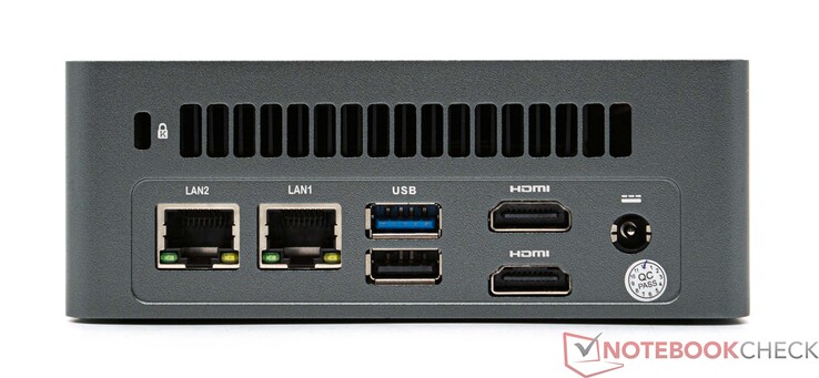 Arrière : 2x 2.5G LAN, 1x USB 3.2, 1x USB 2.0, 2x HDMI 2.0 connexion au réseau (12 V ; 5 A)