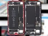 Apple iPhone SE 2 (gauche) comparé à l'iPhone SE 3 (droite). (Image source : PBKreviews/Apple - édité)