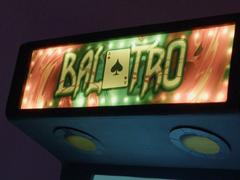 Logo Balatro sur une borne d'arcade
