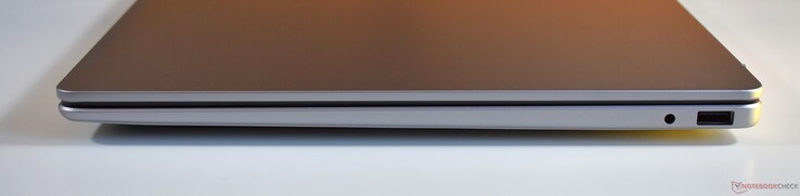 droite : audio 3,5 mm, USB-A 3.2 Gen 1