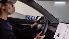 L'écran Tesla de Mme Zheng a fait l'objet d'une coïncidence effrayante (image : Chengdu)