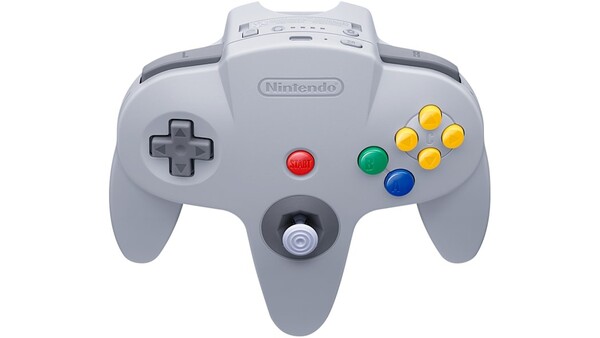 La manette Nintendo 64 Switch Online est une réplique en taille de la manette N64 originale.