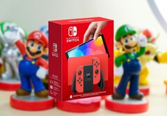 Nintendo a lancé la Switch OLED en octobre 2021. (Source de l'image : Nintendo, Ryan Quintel sur Unsplash, édité)