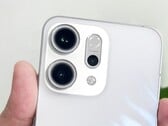 Une prise en main de "Reno 14 Global Edition". (Source de l'image : SmartPrix)