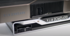 La GeForce RTX 3080 Founders Edition a un connecteur à 12 broches après tout. (Source de l'image : Digital Foundry)