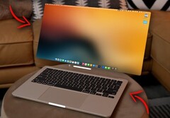 VisionBook Air Max Ultra : un produit issu de l'imagination créative et humoristique d'un YouTubeur (Image : Luke Miani)