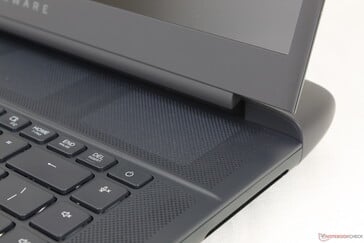 Le design "Zero Hinges" s'intègre mieux au reste de l'ordinateur portable et semble plus rigide que le design précédent