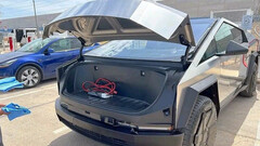 L'intérieur du coffre d'un Cybertruck (image : highguy604/Reddit)