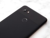 Le Pixel 2 XL prend en charge Android 12 via ProtonAOSP. (Source de l'image : Charles Deluvio)