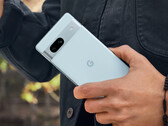 Le Pixel 7a coûtera 100 de moins que le Pixel 7, que vous le commandiez en euros, en livres sterling ou en dollars américains. (Source de l'image : @rquandt)