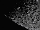 Une image représentant la surface de la Lune.