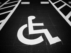 Des capteurs IoT seront ajoutés aux places de stationnement pour handicapés dans le sud de Londres, au Royaume-Uni. (Image : Possessed Photography)