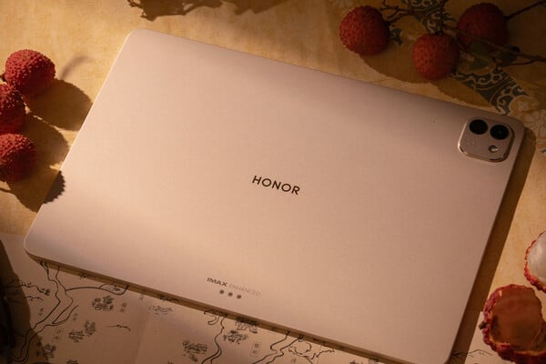 Photo montrant l'aspect du MagicPad Honor. (Source de l'image : Digital Chat Station)