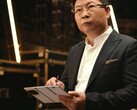 Alors que le Mate XTs sera lancé avant l'iPhone 17 de Apple, le Samsung Galaxy tri-fold suivra probablement à la fin du mois de septembre. (Source de l'image : Huawei)