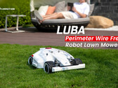 Le robot tondeuse LUBA de Mammotion peut couvrir une surface allant jusqu'à 5 000 m² (~53 820 pi²). (Image source : Mammotion)