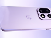 Le OnePlus 15 en violet brumeux (Source de l'image : OnePlus, édité)