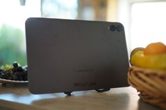 La Teclast T65 est assez grande et offre un certain nombre de fonctionnalités que l'on trouve généralement sur des tablettes beaucoup plus chères