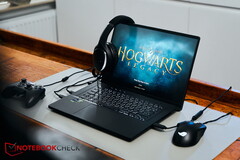 Le Zephyrus M16 d'Asus ROG équipé du Core Ultra 9 185H sera probablement limité à 16 Go de mémoire LPDDR5X. (Image : Zephyrus M16 2023)