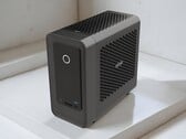 Le PC de jeu Zotac ZBox Magnus One SFF est équipé d'un GPU RTX 5070 Ti et d'un CPU Core Ultra 7 265. (Source de l'image : ITHome, édité)