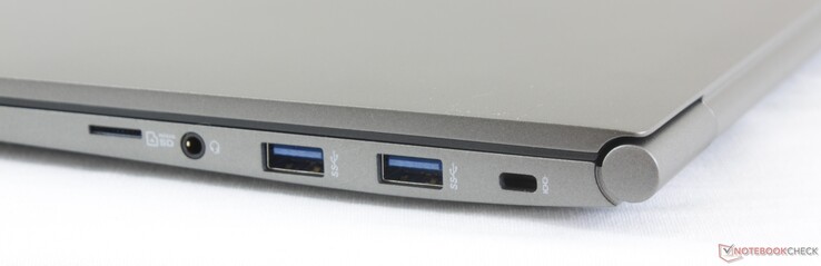 Côté droit : micro SD, jack 3,5 mm, 2 USB A 3.1, verrou de sécurité Kensington.
