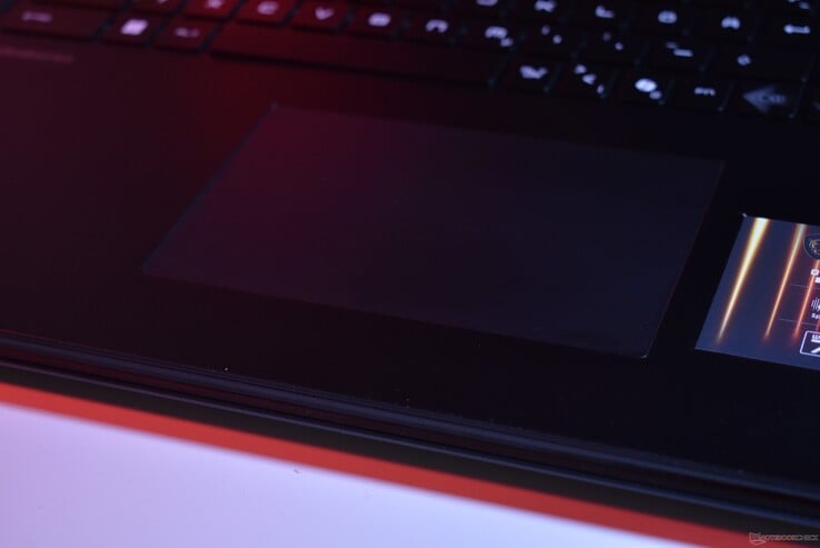 MSI Raider A18 : pavé tactile