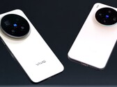 Les successeurs du Vivo X300 Pro et du Vivo X300 se dessinent peu à peu sous les noms de Vivo X500 Pro Max et Vivo X500.