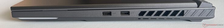 A droite : 2x USB-A 3.2 Gen.2 (10 GBit/s)