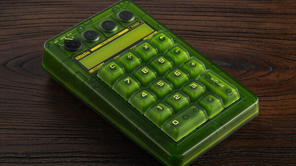 Le 8BitDo Retro 18 Mechanical Numpad - Xbox Edition fait également office de calculatrice.
