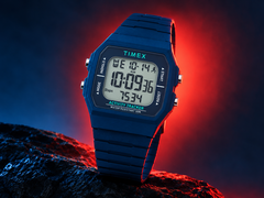 La montre Timex TW5M55700JQ est dotée d’un boîtier octogonal en résine de 40 mm
