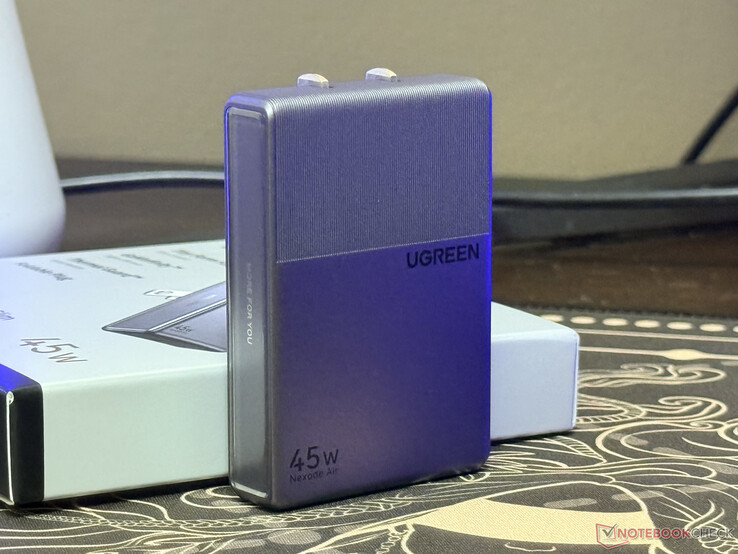 Le chargeur Ugreen Nexode Air 45 W Slim, outre son emballage minimaliste