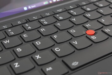 Le retour des touches est uniforme, mais pas aussi ferme qu'un clavier d'ordinateur portable ThinkPad typique