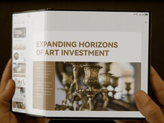 Le Huawei Mate XT, en photo, devrait rencontrer cette année un concurrent de Samsung. (Source de l'image : Huawei)