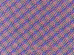 Le panneau OLED mat n'est malheureusement pas aussi net que la plupart des autres panneaux OLED qui ont tendance à être brillants