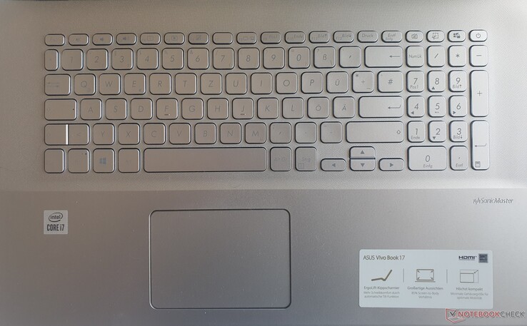 Asus VivoBook 17 : Les étiquettes des touches sont difficiles à lire (gris sur argent)