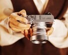 Les nouveaux convertisseurs Viltrox permettent au Fujifilm X100 VI d'offrir des longueurs focales de 28 mm et 50 mm. (Source de l'image : Fujifilm)