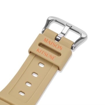 Le logo de Maison Kitsuné figure sur la boucle du bracelet. (Source de l'image : Casio US)