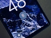 Le scanner d'empreintes digitales du Pixel 6 continue de faire des siennes, cette fois-ci en se cassant lorsqu'il n'a plus de batterie. (Image : Sanjiv Sathiah/Notebookcheck)