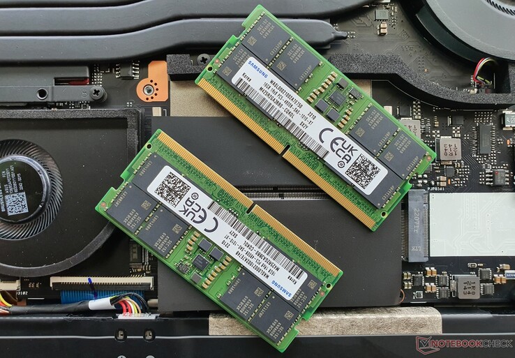 Configuration bicanal : 2x 16 GB DDR5-4800 RAM (simple rangée)