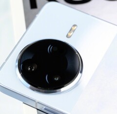 Le Redmi K80 Ultra devrait ressembler aux autres téléphones de la série K80. (Source de l&#039;image : Jack Yee)