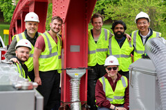 Membres de l&#039;équipe de recherche de l&#039;UMass Amherst et du MIT sur le site de réparation à Great Barrington (Image source : UMass Amherst)