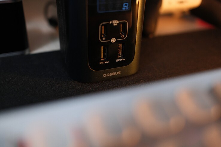 Le RD1 Pro dispose au total de 4 ports à l'avant, mais les 2 ports USB-C ne servent qu'à l'alimentation.