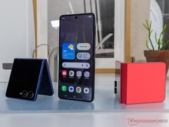 Le Galaxy Z Flip 7 est le premier modèle Galaxy Z Flip équipé d&#039;une puce UWB. (Source de l&#039;image : Notebookcheck)