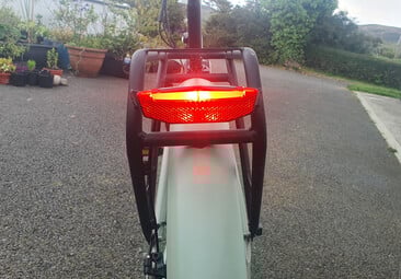 Feu arrière sur le vélo électrique Touroll B2
