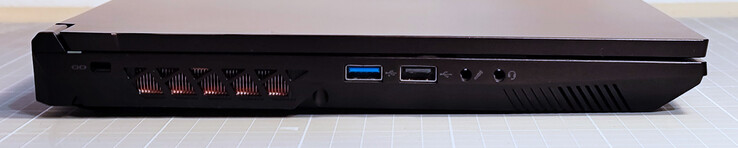 Fente de sécurité Kensington, USB Type-A 3.2 Gen1, USB-A 2.0, Entrée microphone, prise combo 3,5 mm