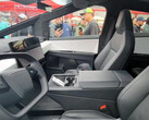 Une photo de l'intérieur du Tesla Cybertruck laisse entrevoir des sièges ventilés (image : Greggertruck)