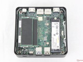 Le Cubi NUC 3MG est l'un des plus petits mini PC pouvant accueillir jusqu'à 128 Go de mémoire amovible