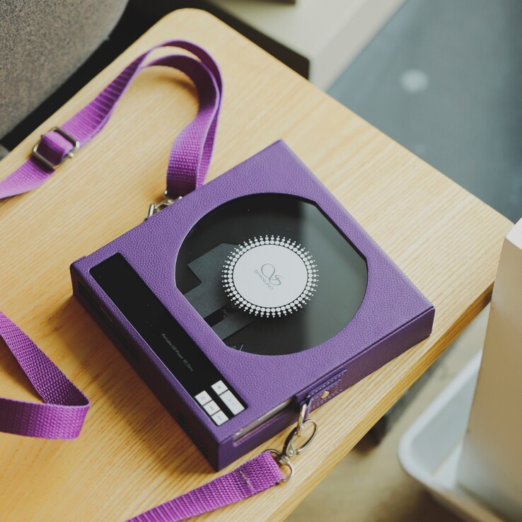 L'étui en cuir PU optionnel pour le lecteur CD portable Shanling EC Zero AKM. (Source de l'image : Shanling)