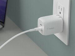 Le chargeur mural BOOSTCHARGE PRO Dual USB-C GaN de Belkin existe en deux versions : 45 W et 65 W. (Image source : Belkin)