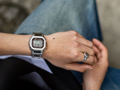 La montre Casio G-Shock GMW-B5000D-1C (photo) sera commercialisée dans davantage de pays européens. (Source de l&#039;image : Casio)